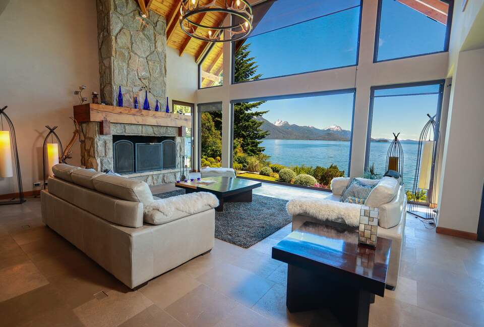 Patagonia Luxury Lakefront Home - San Carlos de Bariloche, Argentina
