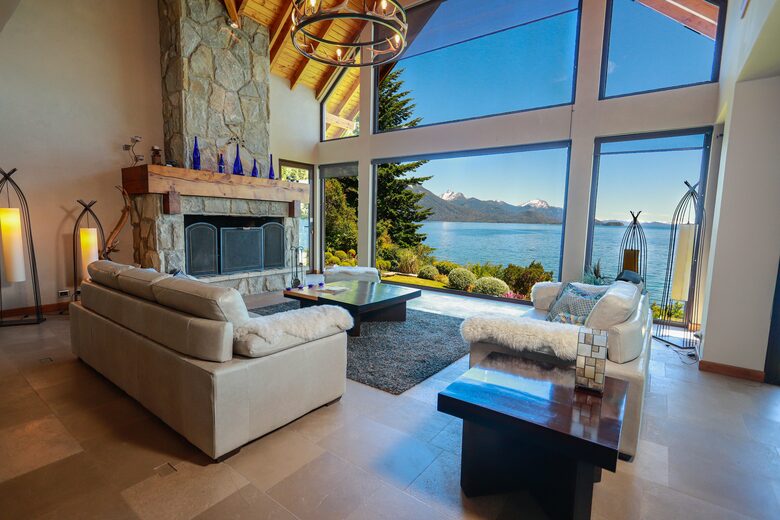 Patagonia Luxury Lakefront Home - San Carlos de Bariloche, Argentina