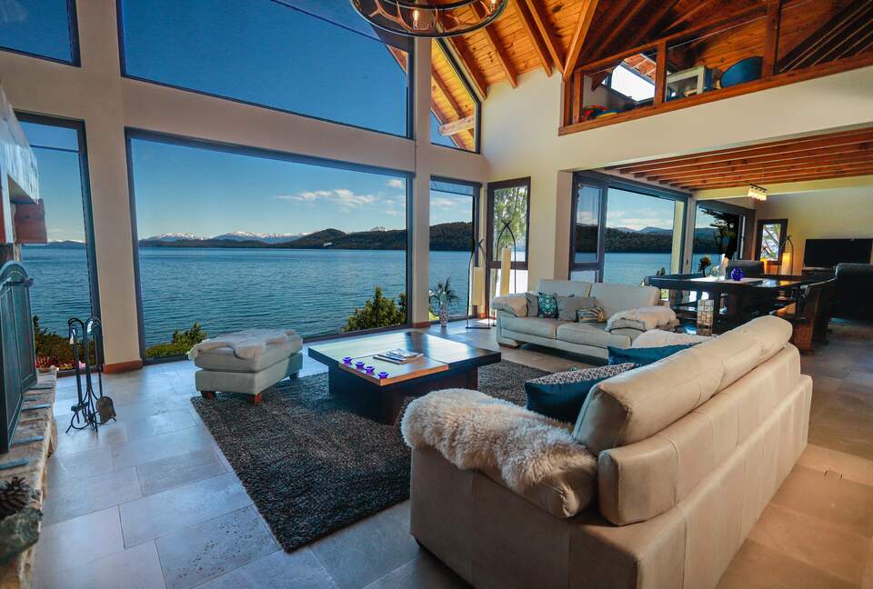 Patagonia Luxury Lakefront Home - San Carlos de Bariloche, Argentina