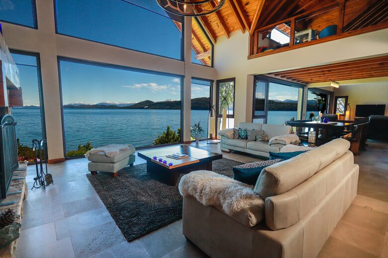 Patagonia Luxury Lakefront Home - San Carlos de Bariloche, Argentina