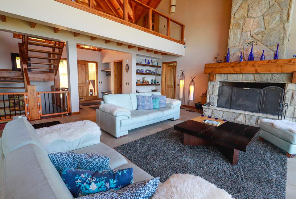 Patagonia Luxury Lakefront Home - San Carlos de Bariloche, Argentina