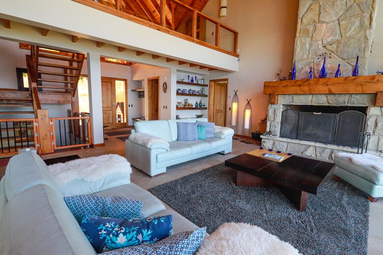 Patagonia Luxury Lakefront Home - San Carlos de Bariloche, Argentina