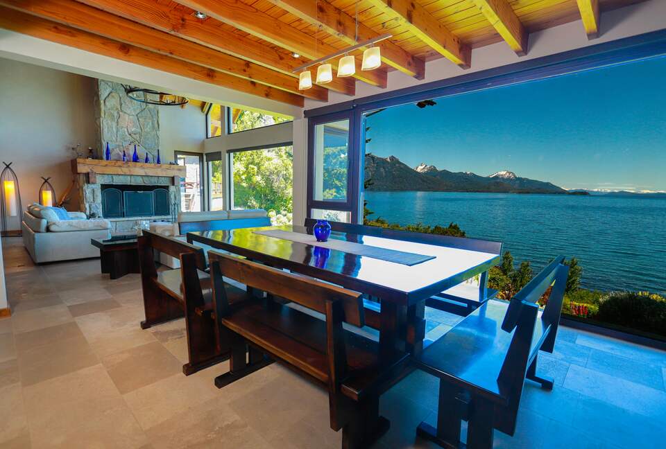 Patagonia Luxury Lakefront Home - San Carlos de Bariloche, Argentina