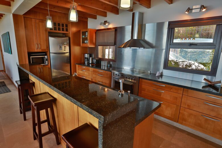 Patagonia Luxury Lakefront Home - San Carlos de Bariloche, Argentina