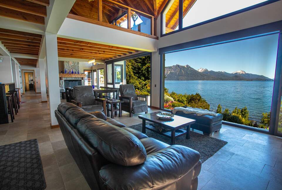 Patagonia Luxury Lakefront Home - San Carlos de Bariloche, Argentina
