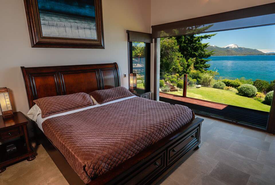 Patagonia Luxury Lakefront Home - San Carlos de Bariloche, Argentina
