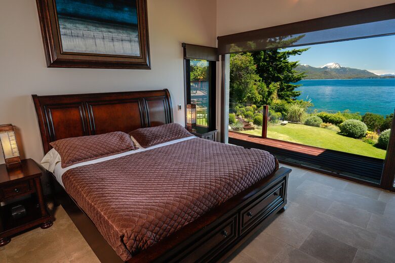 Patagonia Luxury Lakefront Home - San Carlos de Bariloche, Argentina
