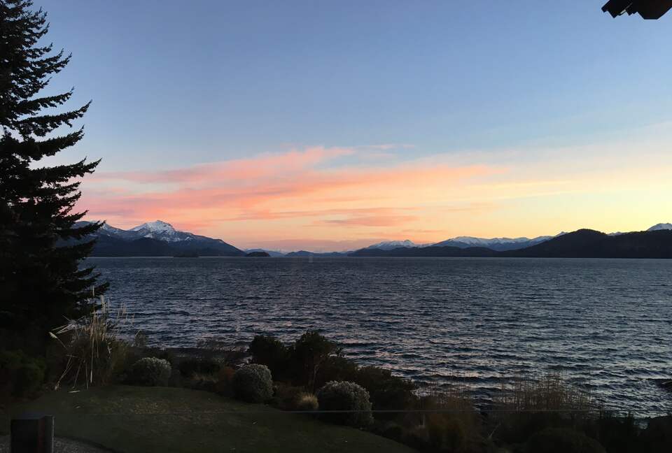 Patagonia Luxury Lakefront Home - San Carlos de Bariloche, Argentina