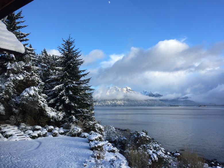 Patagonia Luxury Lakefront Home - San Carlos de Bariloche, Argentina