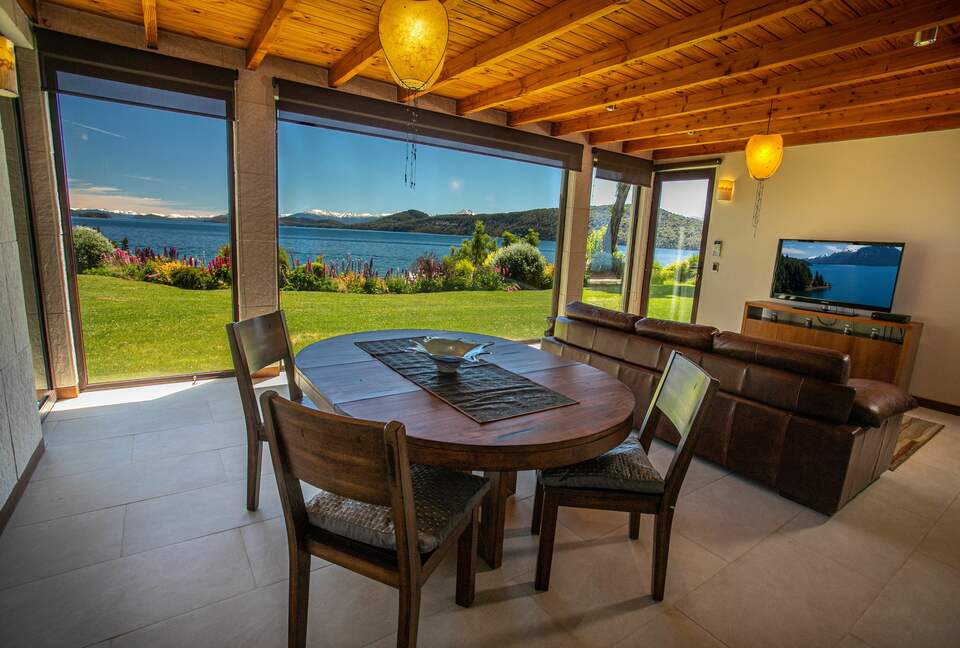 Patagonia Luxury Lakefront Home - San Carlos de Bariloche, Argentina