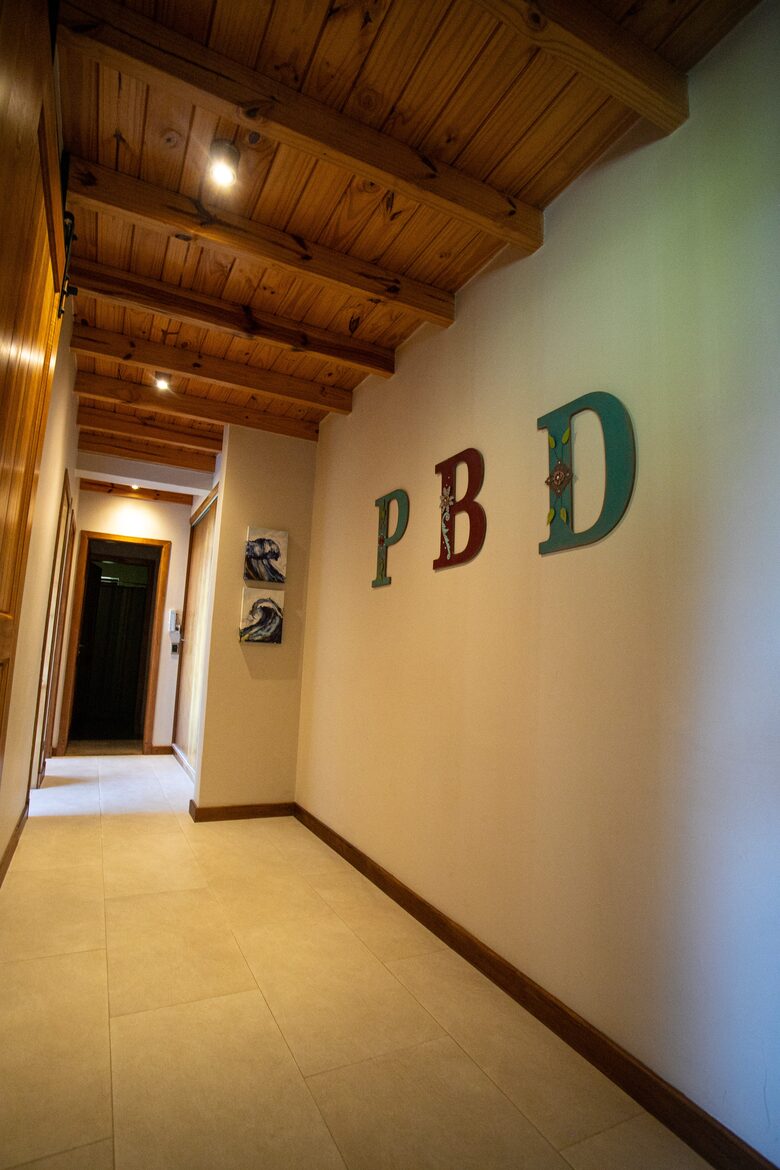 Patagonia Luxury Lakefront Home - San Carlos de Bariloche, Argentina