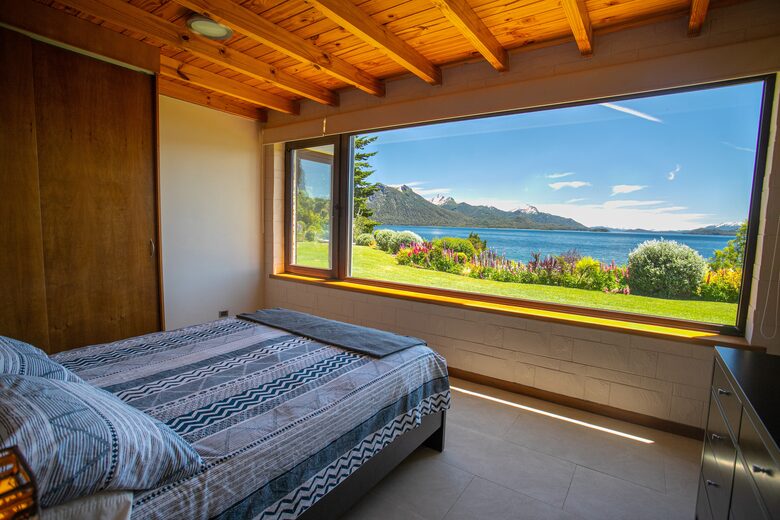 Patagonia Luxury Lakefront Home - San Carlos de Bariloche, Argentina