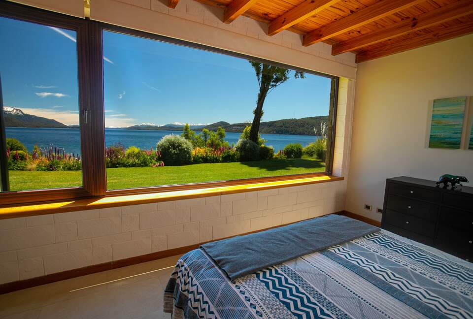 Patagonia Luxury Lakefront Home - San Carlos de Bariloche, Argentina