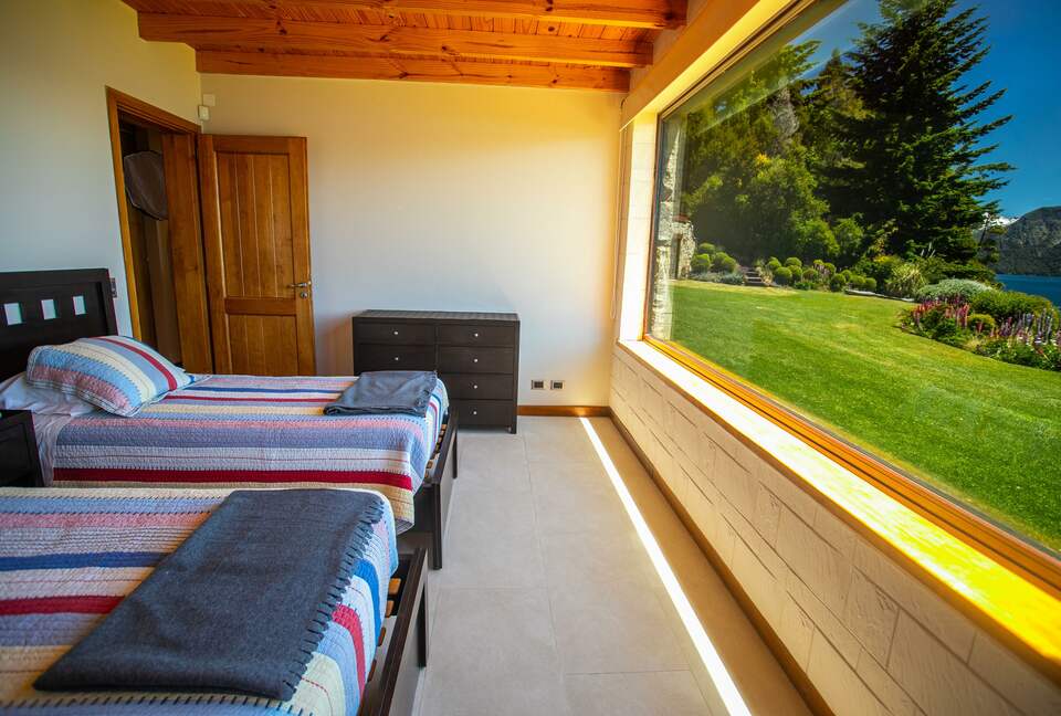 Patagonia Luxury Lakefront Home - San Carlos de Bariloche, Argentina