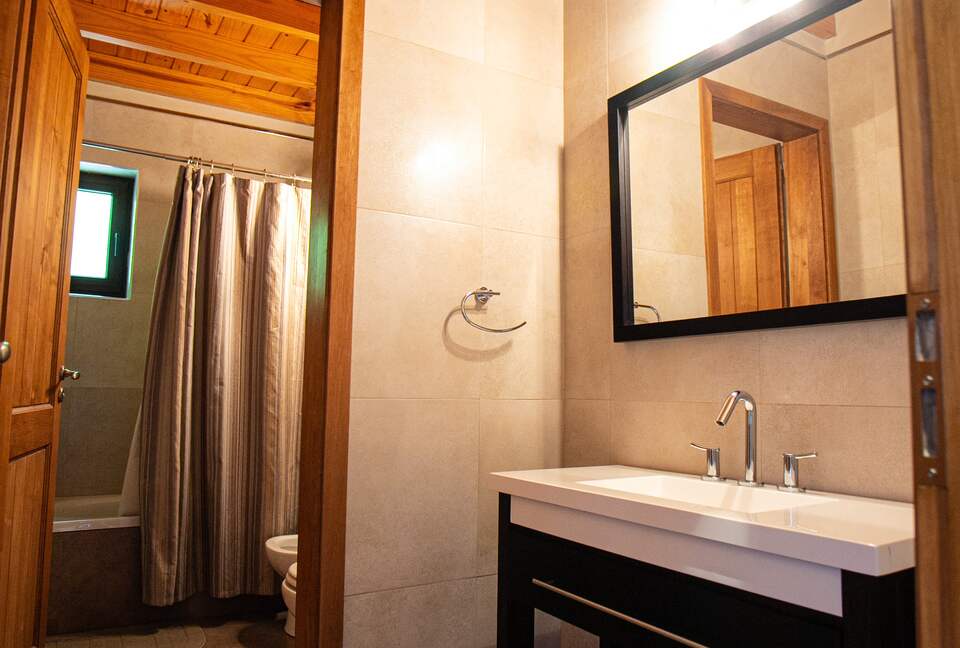 Patagonia Luxury Lakefront Home - San Carlos de Bariloche, Argentina