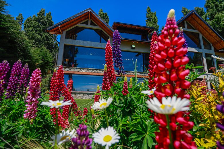 Patagonia Luxury Lakefront Home - San Carlos de Bariloche, Argentina