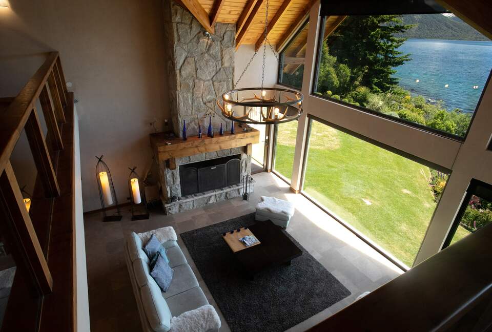 Patagonia Luxury Lakefront Home - San Carlos de Bariloche, Argentina