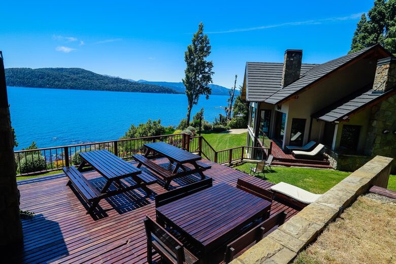 Patagonia Luxury Lakefront Home - San Carlos de Bariloche, Argentina
