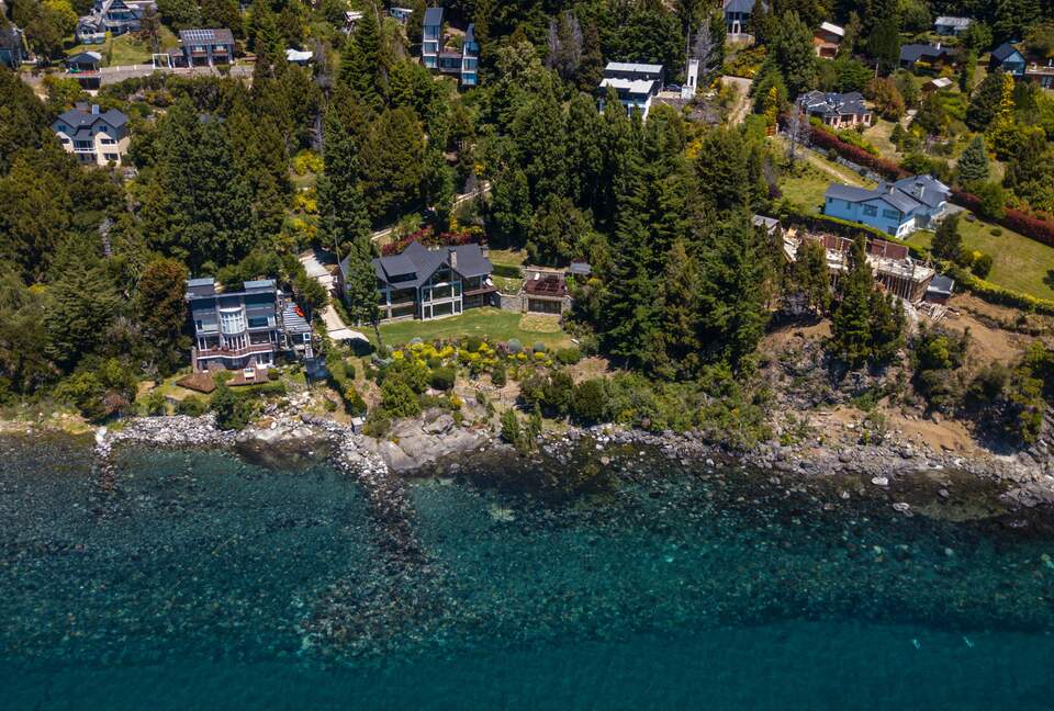Patagonia Luxury Lakefront Home - San Carlos de Bariloche, Argentina