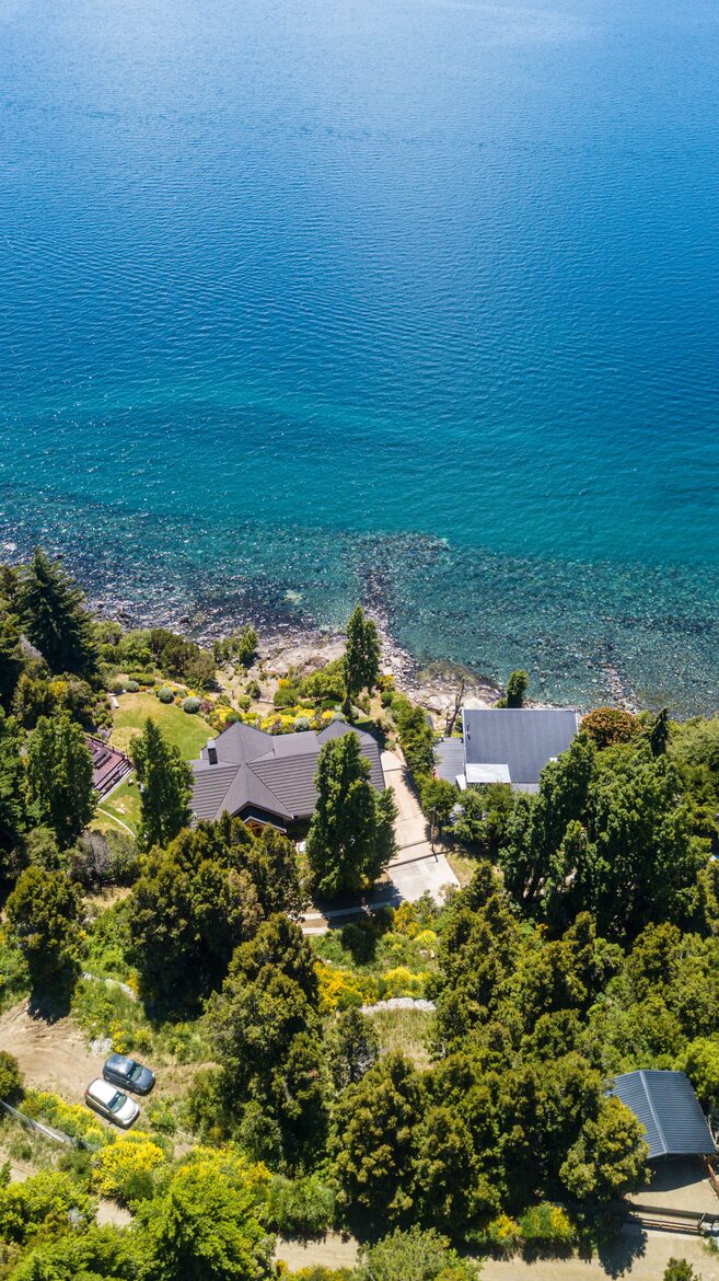 Patagonia Luxury Lakefront Home - San Carlos de Bariloche, Argentina
