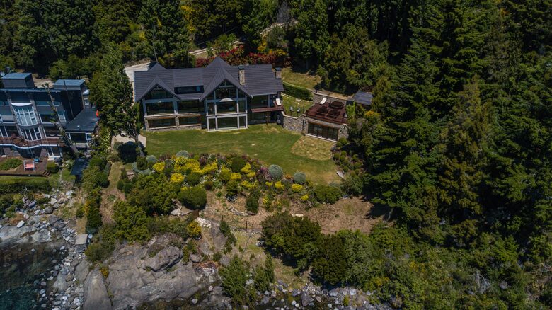 Patagonia Luxury Lakefront Home - San Carlos de Bariloche, Argentina