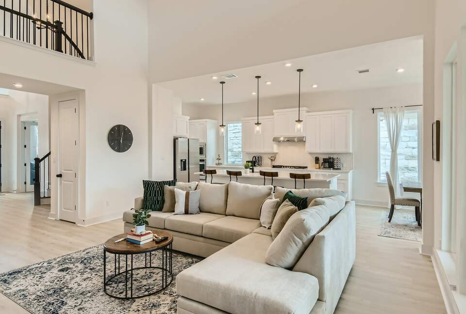 New and Chic Luxury Home | Pool Table | Home Theater - Lago Vista, Texas