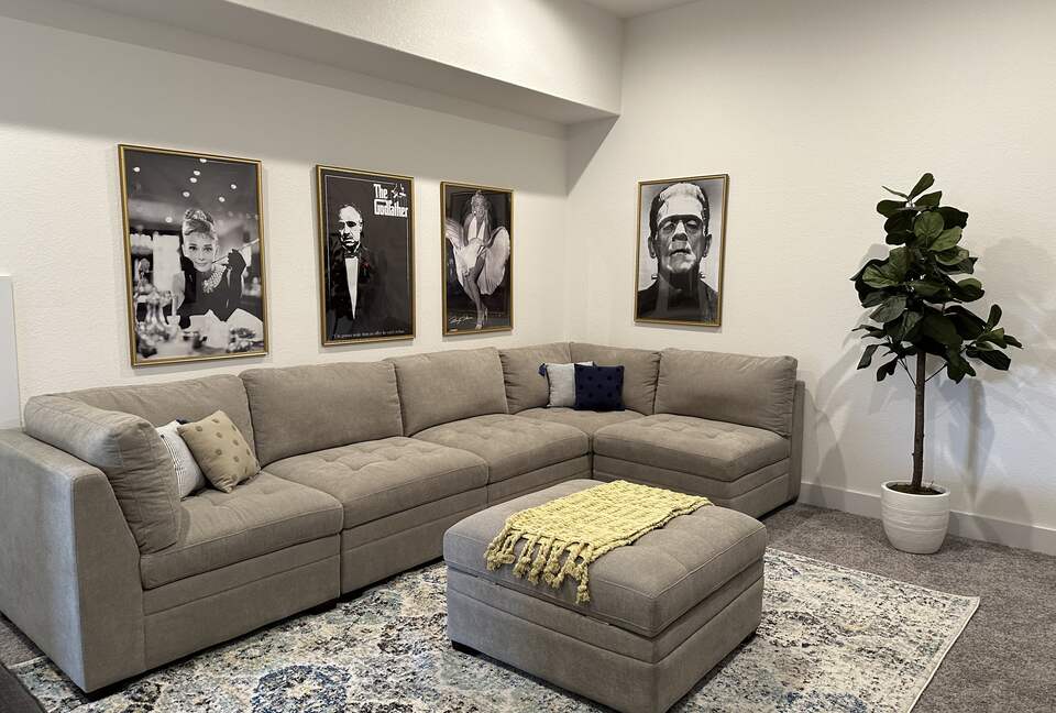 New and Chic Luxury Home | Pool Table | Home Theater - Lago Vista, Texas