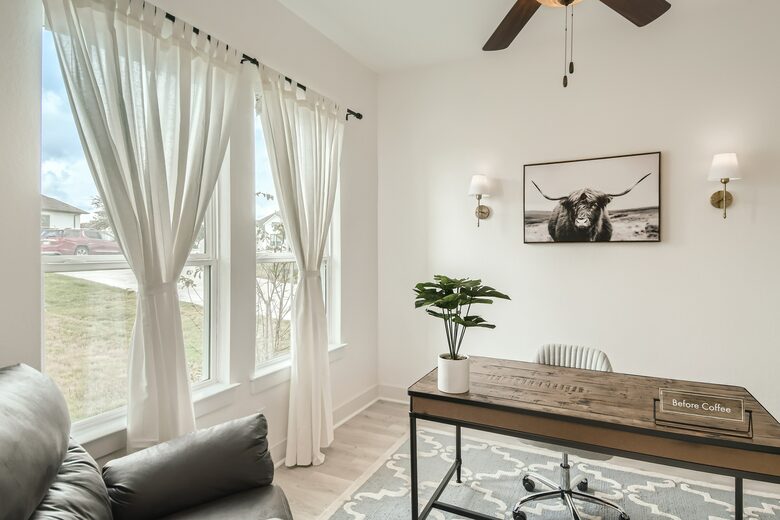 New and Chic Luxury Home | Pool Table | Home Theater - Lago Vista, Texas