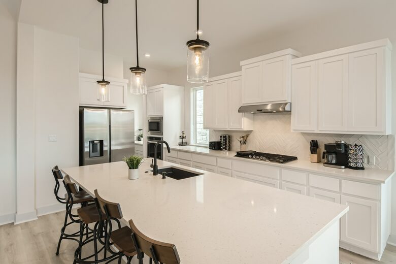 New and Chic Luxury Home | Pool Table | Home Theater - Lago Vista, Texas