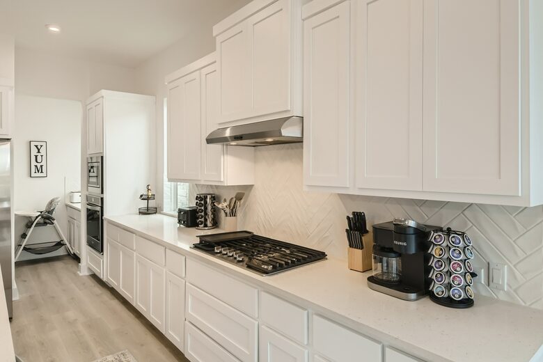 New and Chic Luxury Home | Pool Table | Home Theater - Lago Vista, Texas