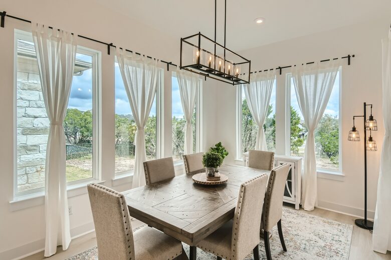 New and Chic Luxury Home | Pool Table | Home Theater - Lago Vista, Texas