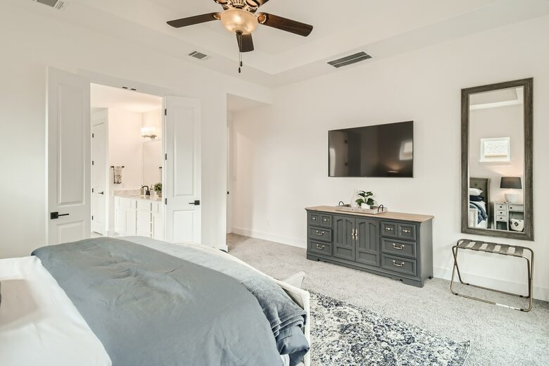 New and Chic Luxury Home | Pool Table | Home Theater - Lago Vista, Texas