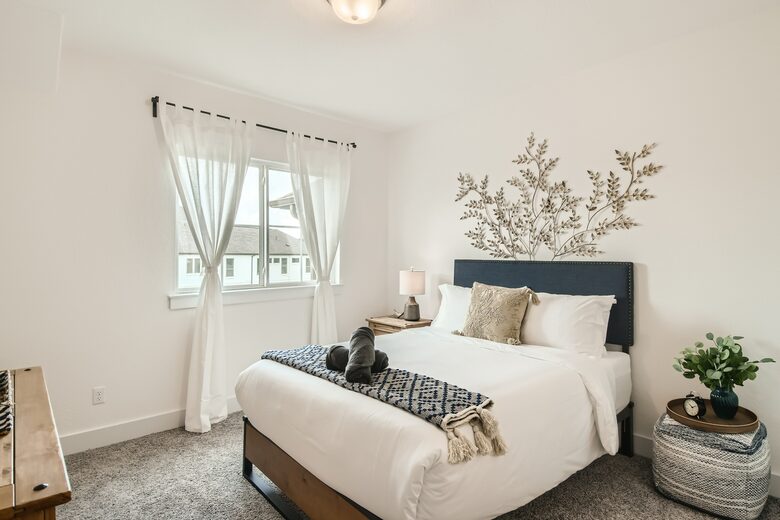 New and Chic Luxury Home | Pool Table | Home Theater - Lago Vista, Texas