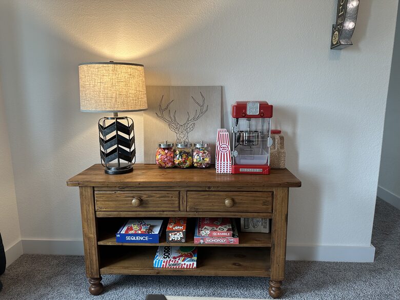 New and Chic Luxury Home | Pool Table | Home Theater - Lago Vista, Texas