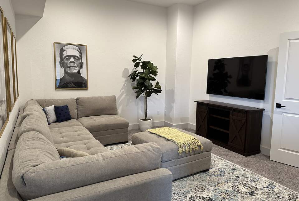 New and Chic Luxury Home | Pool Table | Home Theater - Lago Vista, Texas