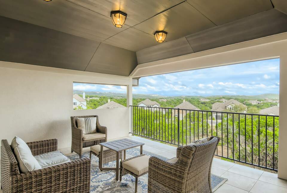 New and Chic Luxury Home | Pool Table | Home Theater - Lago Vista, Texas