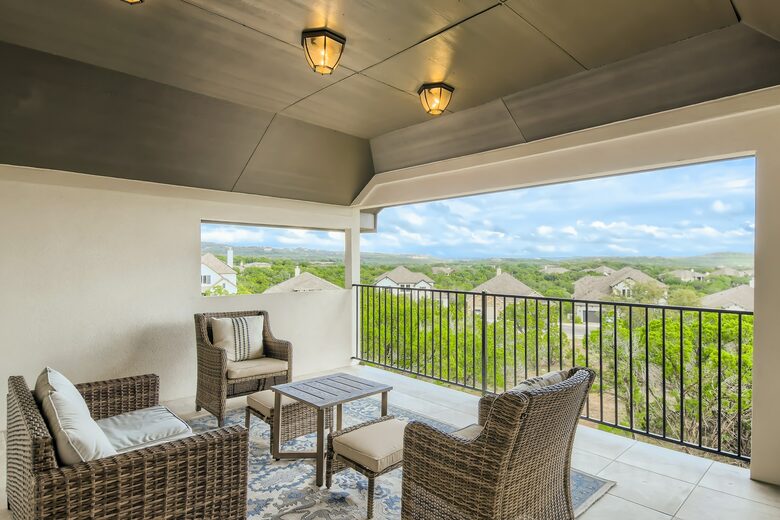 New and Chic Luxury Home | Pool Table | Home Theater - Lago Vista, Texas