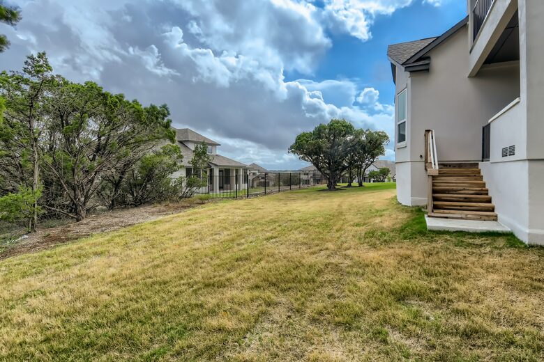 New and Chic Luxury Home | Pool Table | Home Theater - Lago Vista, Texas