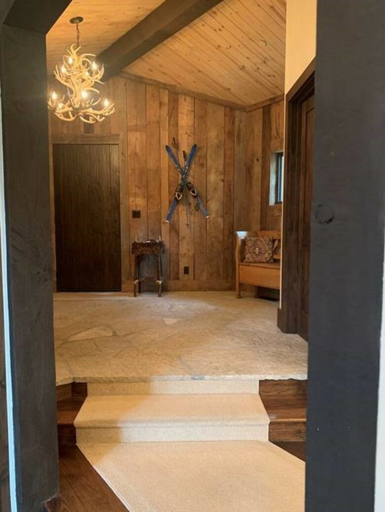 Vail Ski-In/Ski-Out Getaway with Amazing Location on the Slopes - Quick Ski/Walking Access to Lionshead! - Vail, Colorado