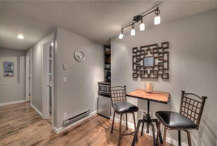 Modern Mountain Townhome Blocks from Main Street - Frisco, Colorado