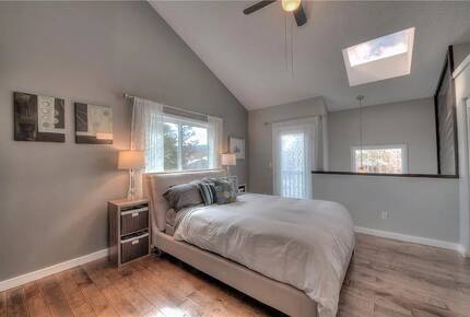 Modern Mountain Townhome Blocks from Main Street - Frisco, Colorado