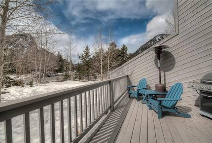 Modern Mountain Townhome Blocks from Main Street - Frisco, Colorado