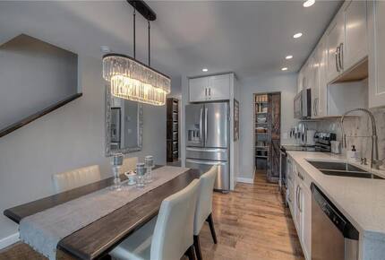 Modern Mountain Townhome Blocks from Main Street - Frisco, Colorado
