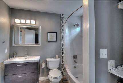 Modern Mountain Townhome Blocks from Main Street - Frisco, Colorado