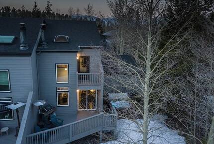 Modern Mountain Townhome Blocks from Main Street - Frisco, Colorado