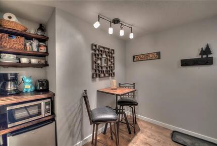 Modern Mountain Townhome Blocks from Main Street - Frisco, Colorado