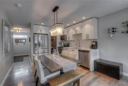 Modern Mountain Townhome Blocks from Main Street - Frisco, Colorado