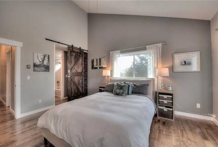 Modern Mountain Townhome Blocks from Main Street - Frisco, Colorado