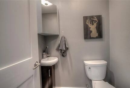 Modern Mountain Townhome Blocks from Main Street - Frisco, Colorado