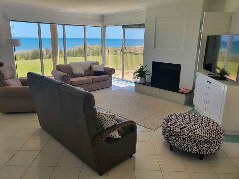 Beach Front House - Mandurah, Australia